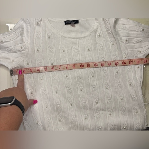 Cable & Gauge White Cable Knit Sweater Pearl Embellishment Size Medium - Picture 4 of 7